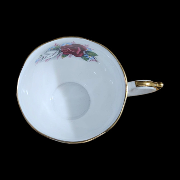 Queen Anne Bone China Teacup Red White Roses Gold Trim England - Picture 6 of 7